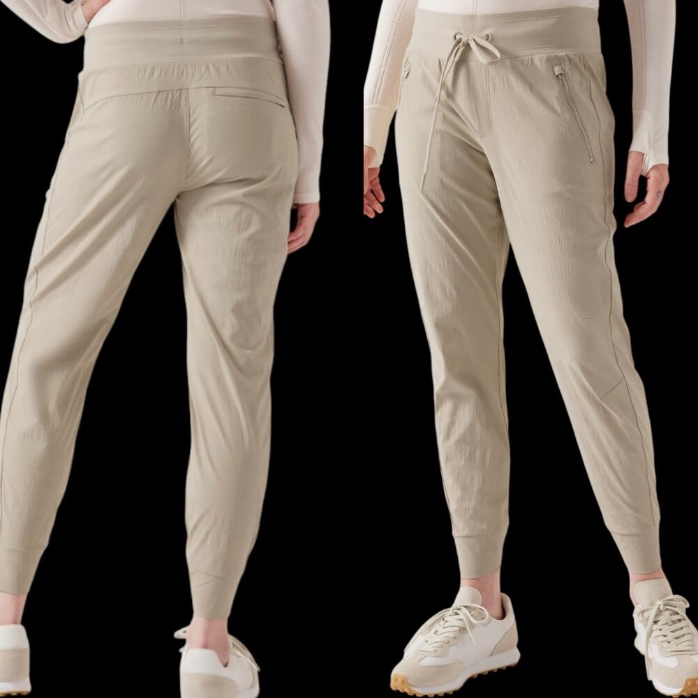 NWOT Athleta Trekkie Mid Rise Legacy Jogger in Bone Size 12